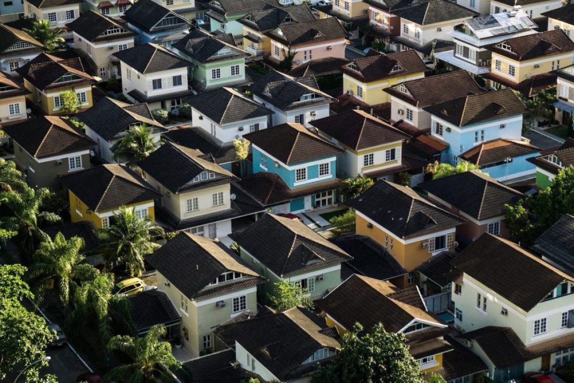 houses in neighborhood